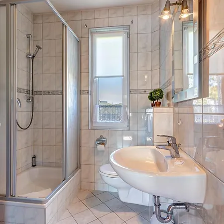 Ferienhaus Gartenoase Ahlbeck -01 *